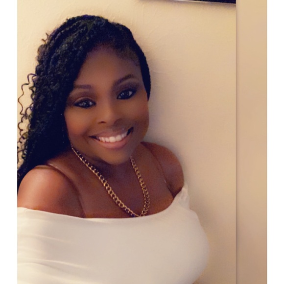 Hello I’m Tracie 😊 - Picture 1 of 1